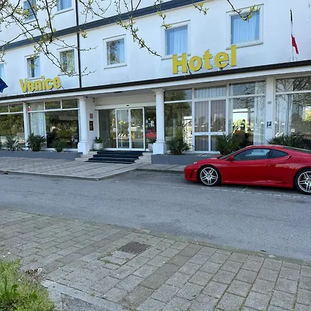 Hotel Venice Con Colonnine Elettriche 3*