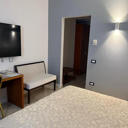 فندق Venice Con Colonnine Elettriche 3*
