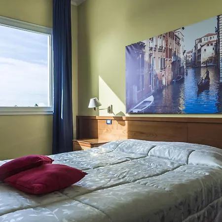Venice Con Colonnine Elettriche 3*