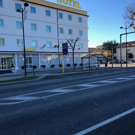 Venice Con Colonnine Elettriche 3*