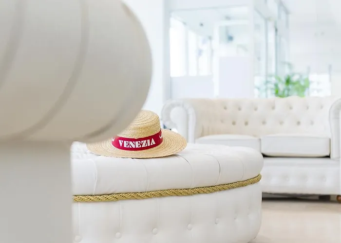 Hotel Venice Con Colonnine Elettriche 3*