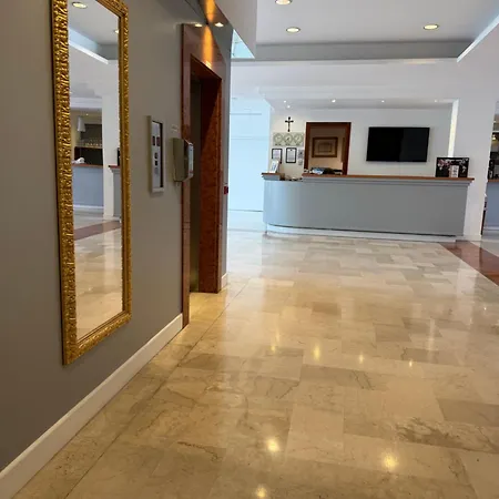 Szálloda Venice Con Colonnine Elettriche 3*