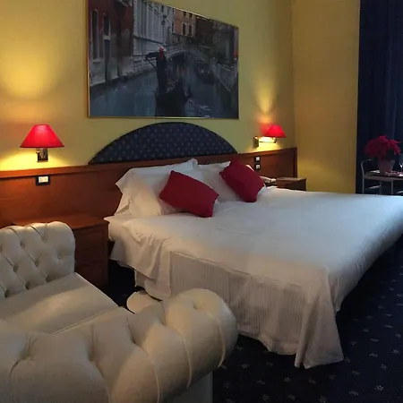 Ξενοδοχείο Venice Con Colonnine Elettriche 3*